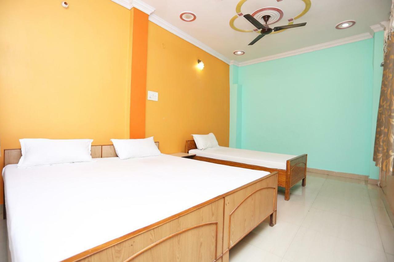 Spot On 45585 Hotel Aakash Ganga พาราณสี ภายนอก รูปภาพ