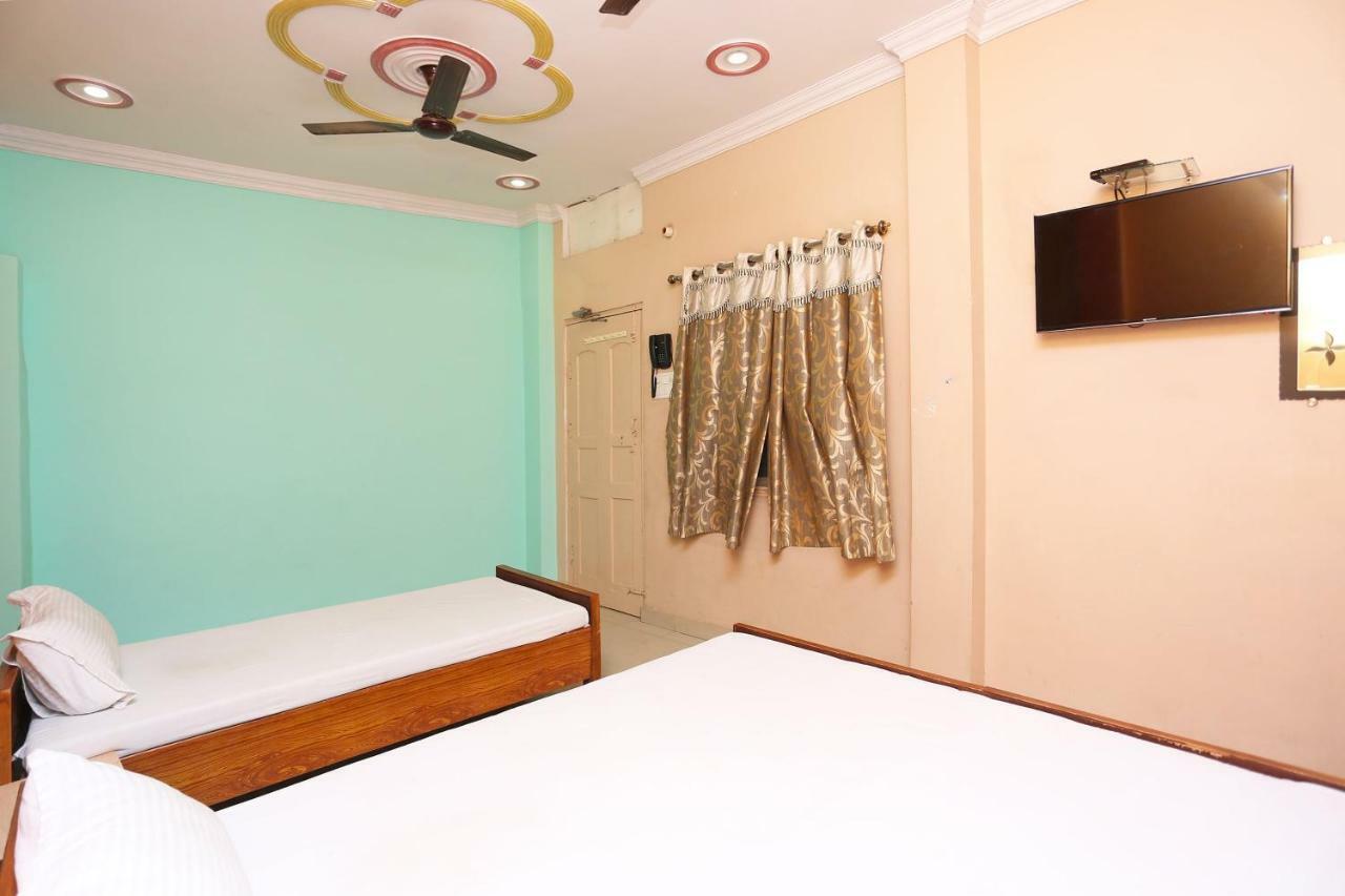 Spot On 45585 Hotel Aakash Ganga พาราณสี ภายนอก รูปภาพ