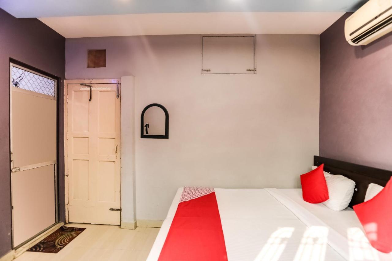 Spot On 45585 Hotel Aakash Ganga พาราณสี ภายนอก รูปภาพ