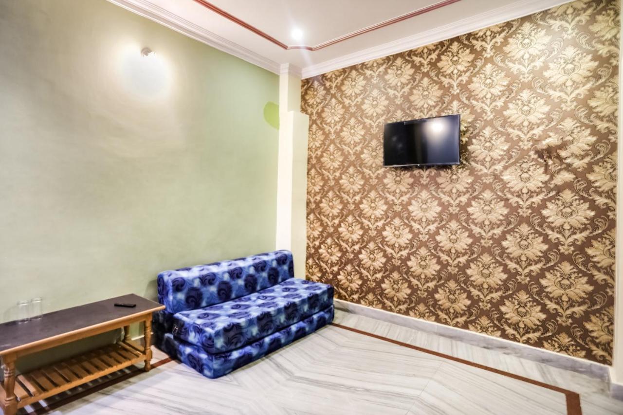 Spot On 45585 Hotel Aakash Ganga พาราณสี ภายนอก รูปภาพ