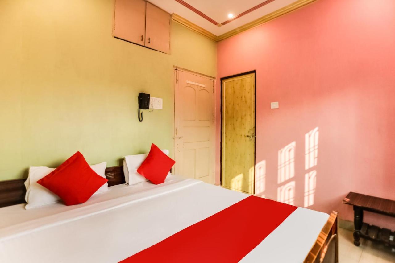 Spot On 45585 Hotel Aakash Ganga พาราณสี ภายนอก รูปภาพ